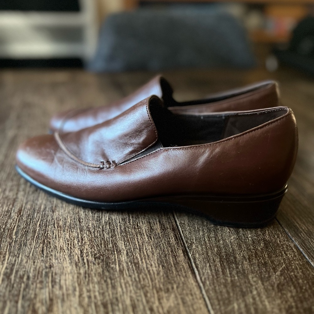 Munro Leather Slip on